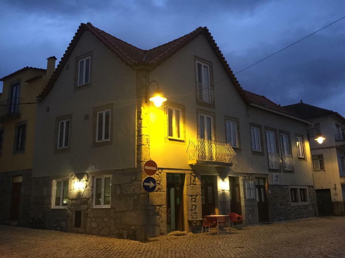 Casas Do Terreiro Guest House เซยา ภายนอก รูปภาพ
